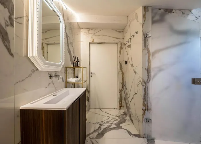 App 301 Palazzo Cavour Apartment *