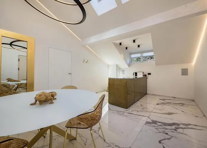 App 301 Palazzo Cavour *