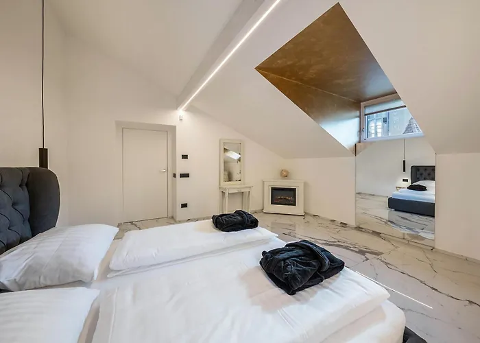 App 301 Palazzo Cavour *